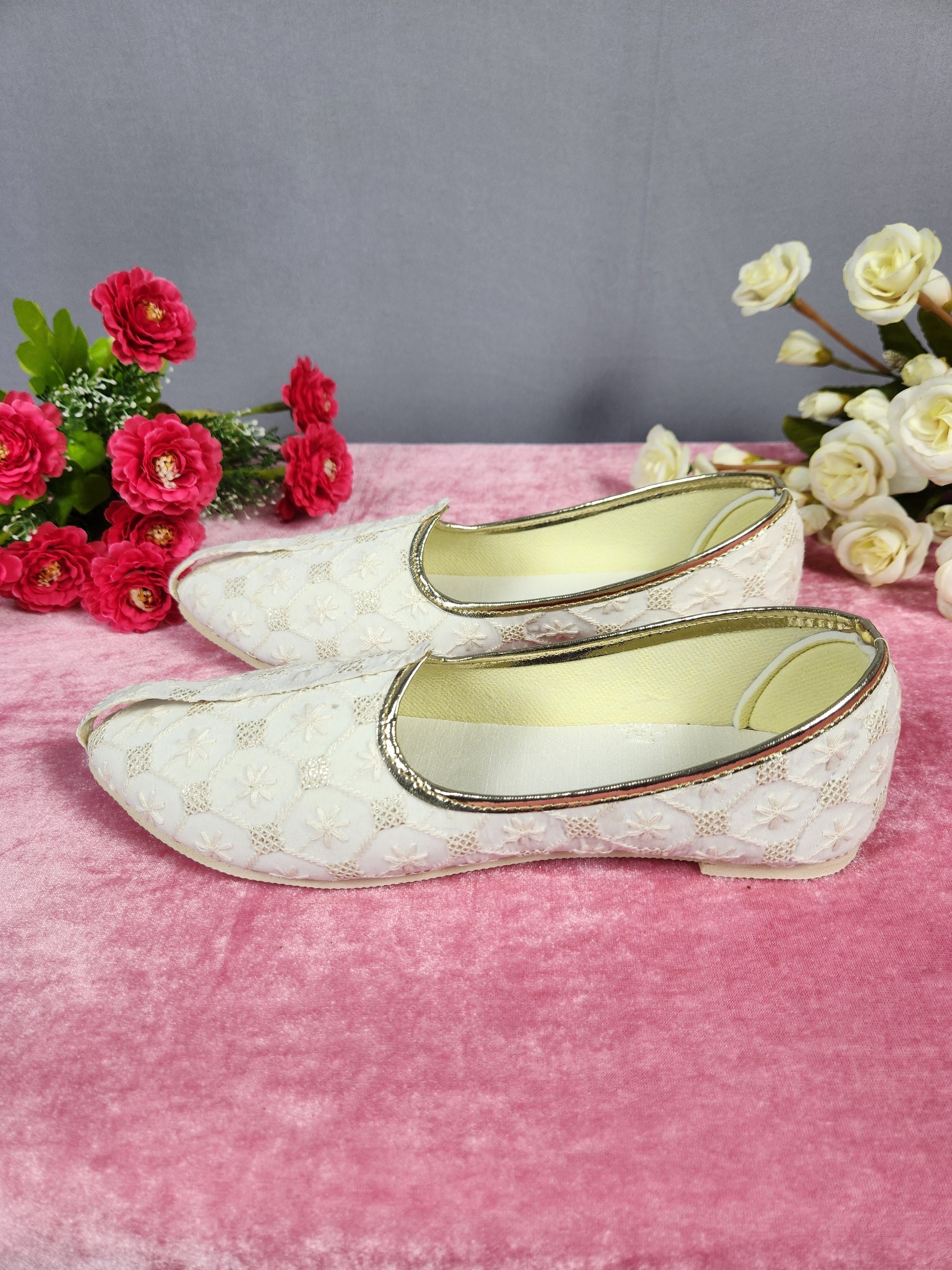 White Ethnic Shoes for Men – Designer Indian Jutti & Mojari for Wedding
