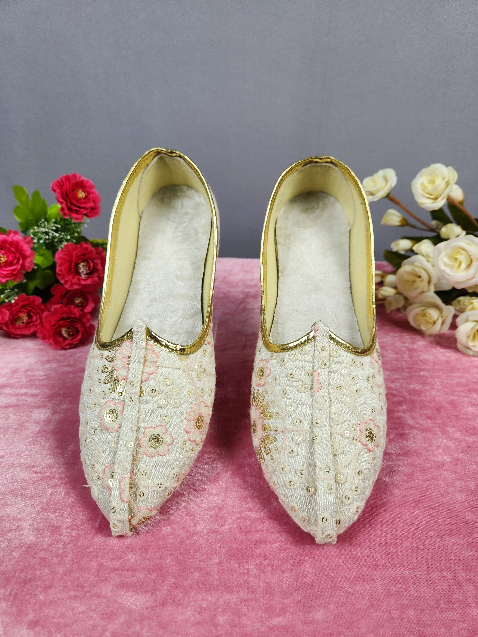 White Ethnic Shoes for Men – Designer Indian Jutti & Mojari for Wedding
